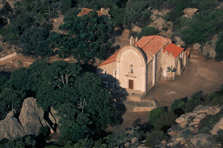 Oratoire-tiberine-Trinité-Bonifacio-nature-Corsica.jpg